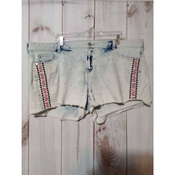 Arizona Shorts Junior 24 Light Wash Aztec‎ Embroidered - Picture 1 of 8
